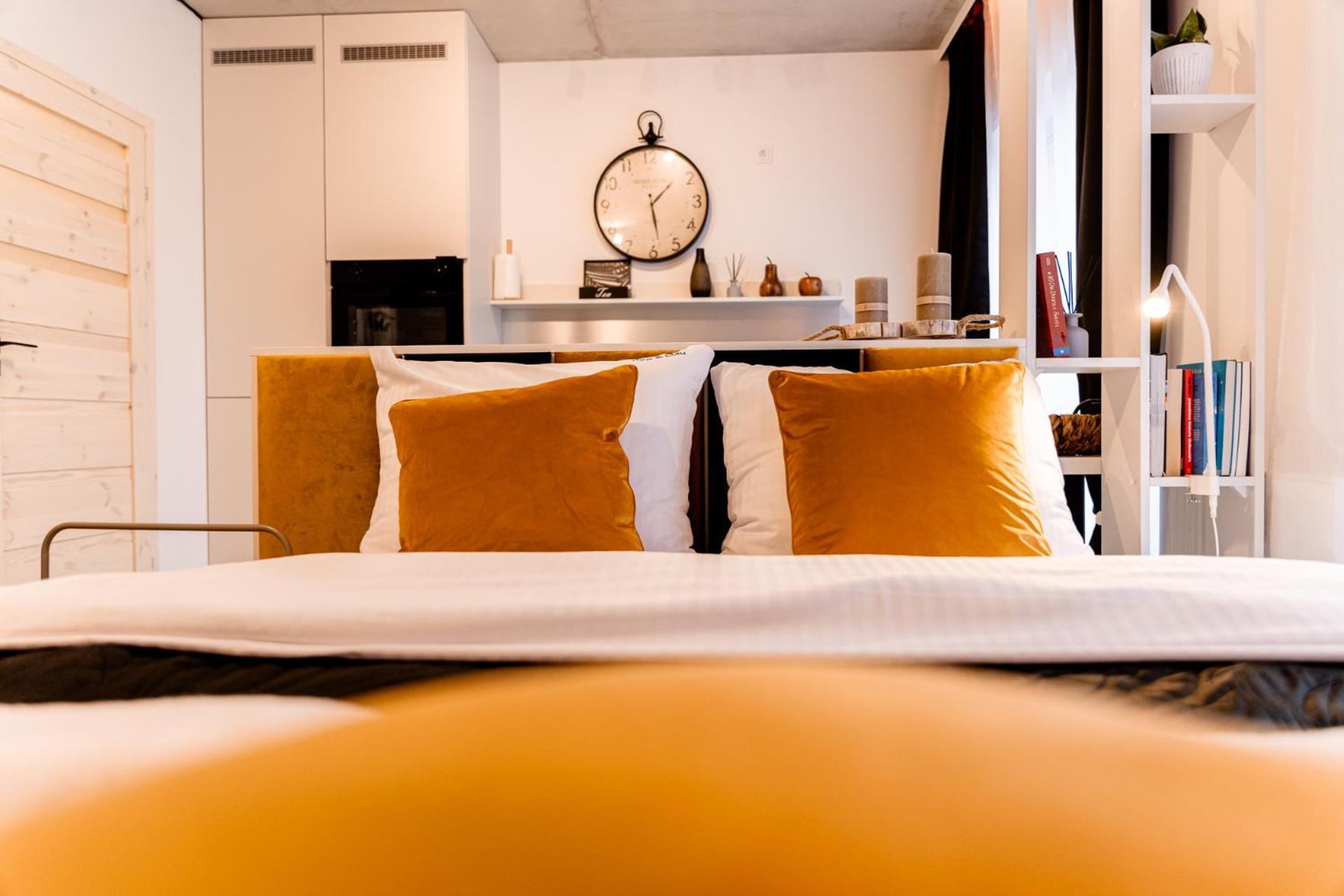 Hop & Lulu Delux Apartments Ґолєнюв Екстер'єр фото