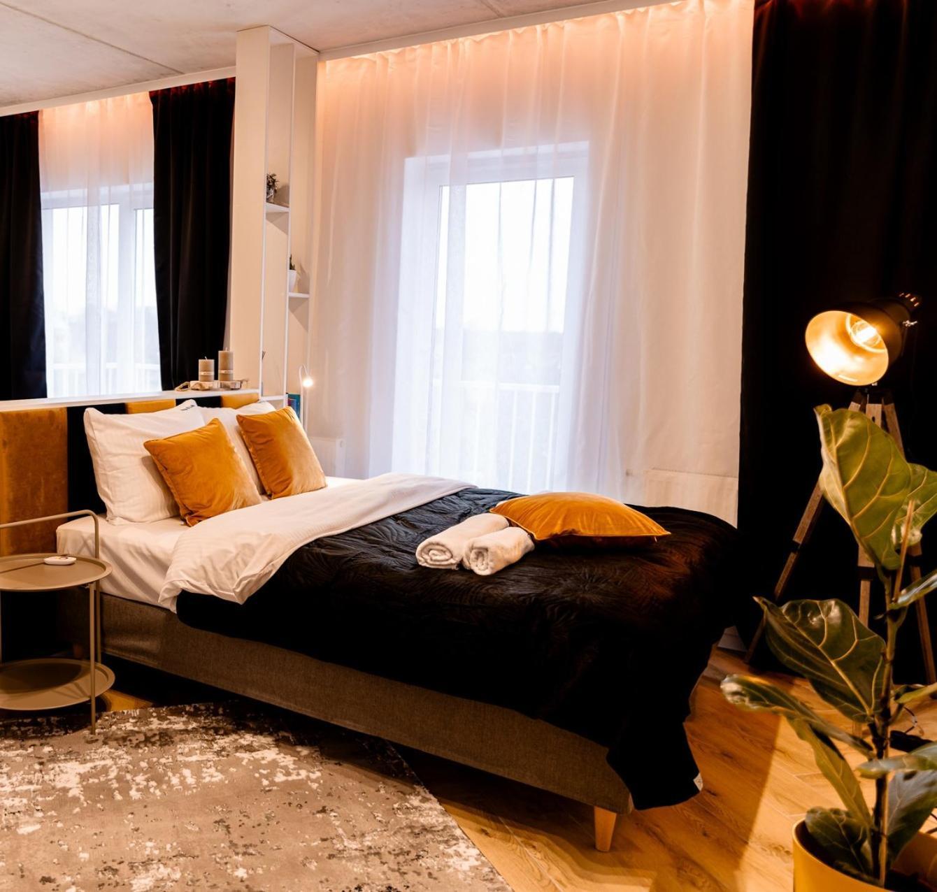 Hop & Lulu Delux Apartments Ґолєнюв Екстер'єр фото